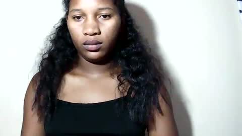 lovelylarra online show from 05-29-26, 08:51