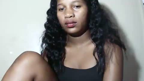 lovelylarra online show from 06-05-26, 07:41