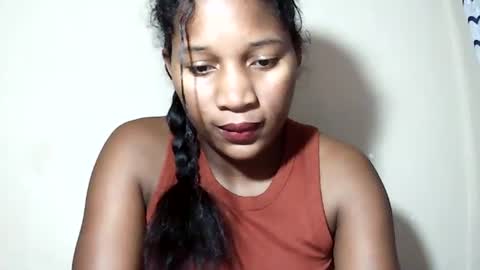 lovelylarra online show from 06-12-26, 09:46
