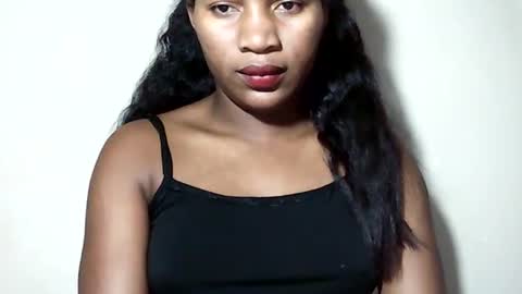 lovelylarra online show from 07-19-26, 10:13