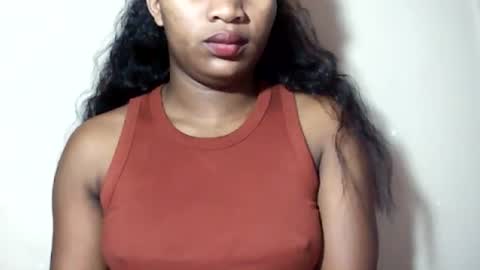 lovelylarra online show from 07-24-26, 10:02