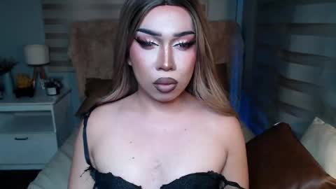 Snapshot of lovelymarie69 chatting on 11-23-25, 11:32 Rebeca online show from 11-23-25, 11:32