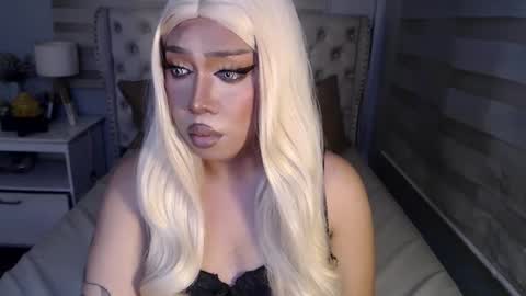 Snapshot of lovelymarie69 chatting on 02-21-26, 06:20 Rebeca online show from 02-21-26, 06:20