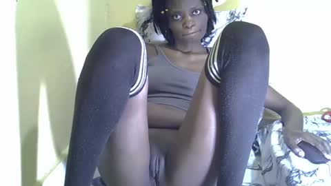 Snapshot of lovelymee2 chatting on 09-30-25, 11:10 lovelymee2 online show from 09-30-25, 11:10
