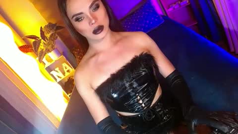 lovelymiss_shyna11 online show from 03-25-26, 09:04