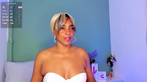 Snapshot of lovelynickyy chatting on 01-18-25, 12:47 Nicky online show from 01-18-25, 12:47