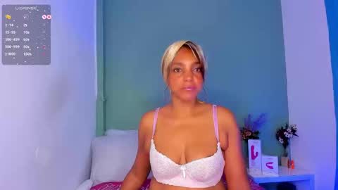 Snapshot of lovelynickyy chatting on 01-30-25, 12:27 Nicky online show from 01-30-25, 12:27