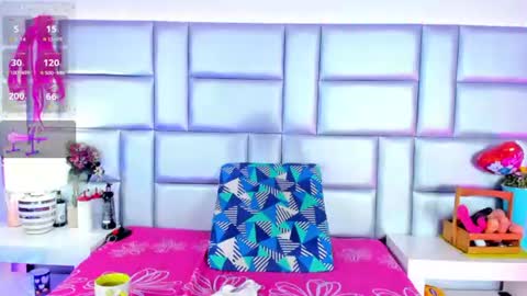 Nicky online show from 06-11-26, 12:25