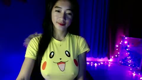 lovelypetite143 online show from 03-20-26, 01:43