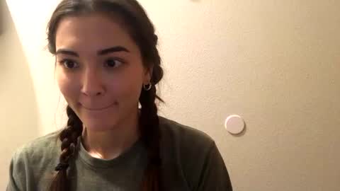 Snapshot of lovelyqueenaria chatting on 12-17-24, 10:22 Queen Aria  online show from 12-17-24, 10:22