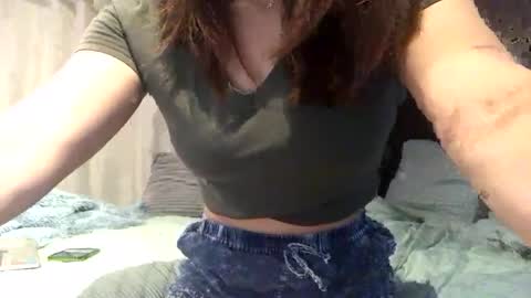 Snapshot of lovelyqueenaria chatting on 01-11-25, 10:40 Queen Aria  online show from 01-11-25, 10:40