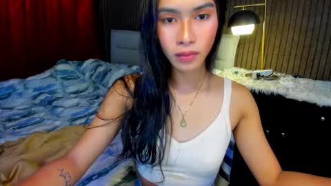 Snapshot of lovemarie19x chatting on 01-22-25, 02:37 pauleen online show from 01-22-25, 02:37