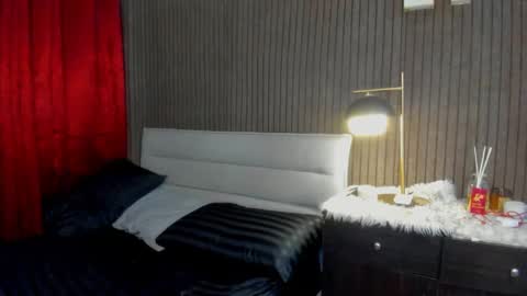 Snapshot of lovemarie19x chatting on 02-08-25, 04:03 pauleen online show from 02-08-25, 04:03
