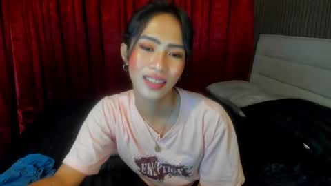 Snapshot of lovemarie19x chatting on 02-13-25, 08:38 pauleen online show from 02-13-25, 08:38