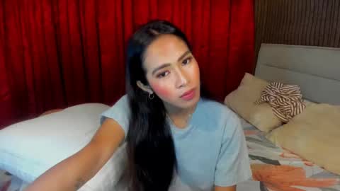 Snapshot of lovemarie19x chatting on 02-15-25, 05:09 pauleen online show from 02-15-25, 05:09