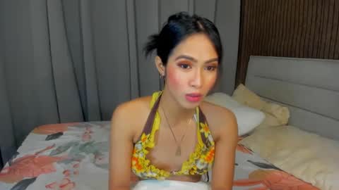 Snapshot of lovemarie19x chatting on 02-18-25, 03:31 pauleen online show from 02-18-25, 03:31