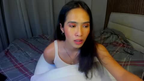 Snapshot of lovemarie19x chatting on 03-02-25, 06:48 pauleen online show from 03-02-25, 06:48