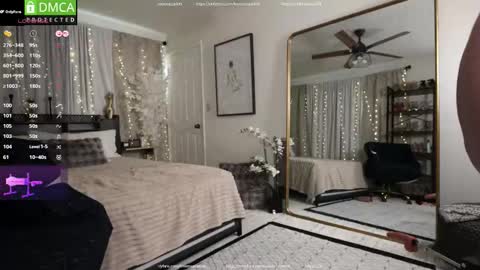 Snapshot of lovemoscarlett chatting on 11-20-25, 08:19 Scarlett online show from 11-20-25, 08:19