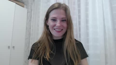 Snapshot of lovepeanutgirl chatting on 01-21-25, 04:58 Mary Love online show from 01-21-25, 04:58
