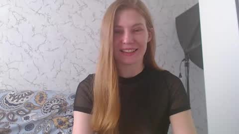 Snapshot of lovepeanutgirl chatting on 02-05-25, 08:32 Mary Love online show from 02-05-25, 08:32