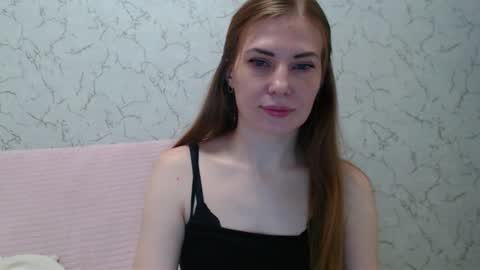 Snapshot of lovepeanutgirl chatting on 10-08-25, 04:15 Mary Love online show from 10-08-25, 04:15