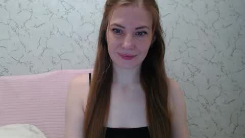 Snapshot of lovepeanutgirl chatting on 10-16-25, 02:40 Mary Love online show from 10-16-25, 02:40