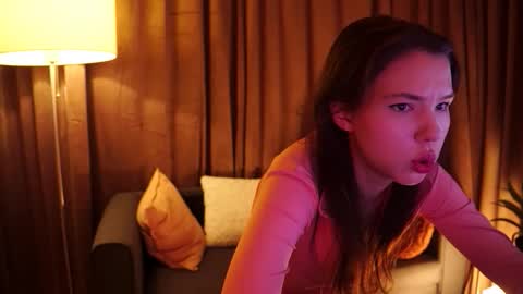 Snapshot of lovepilll_ chatting on 10-14-25, 05:47 TakeUrPill online show from 10-14-25, 05:47