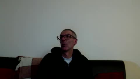 Snapshot of lovepvclate40s chatting on 10-28-25, 08:00 lovepvcearly50s online show from 10-28-25, 08:00