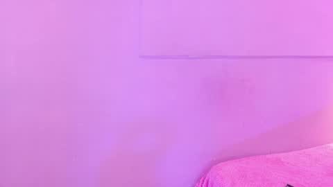 L O V E  online show from 03-10-26, 11:48