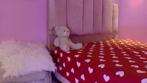 L O V E  online show from 07-28-26, 12:48