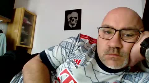 lover010983 online show from 02-26-25, 12:36