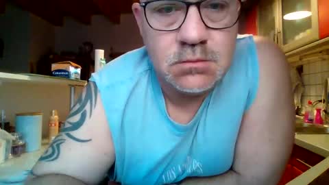Snapshot of lover010983 chatting on 05-31-26, 04:31 lover010983 online show from 05-31-26, 04:31