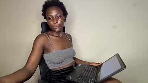 Snapshot of lovergirl2003 chatting on 01-29-25, 05:02 Kate online show from 01-29-25, 05:02