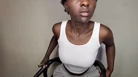 Snapshot of lovergirl2003 chatting on 01-31-25, 06:35 Kate online show from 01-31-25, 06:35