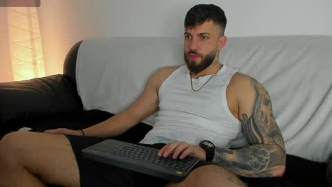 Snapshot of lovermike_ chatting on 05-16-26, 05:37 Mike online show from 05-16-26, 05:37