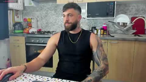 Snapshot of lovermike_ chatting on 06-20-26, 07:05 Mike online show from 06-20-26, 07:05