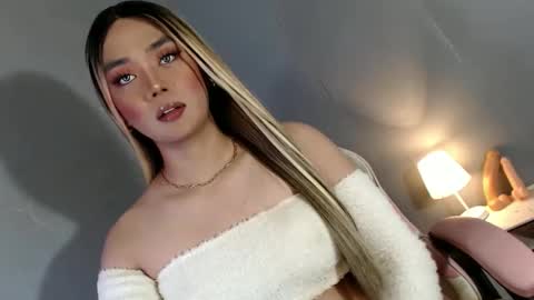 Snapshot of lovers_moon22 chatting on 01-05-25, 10:40 lovers moon22 online show from 01-05-25, 10:40