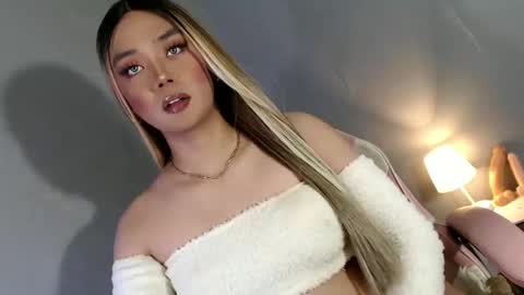 Snapshot of lovers_moon22 chatting on 01-06-25, 09:43 lovers moon22 online show from 01-06-25, 09:43