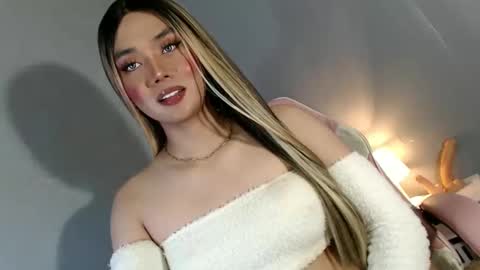 Snapshot of lovers_moon22 chatting on 01-08-25, 10:58 lovers moon22 online show from 01-08-25, 10:58