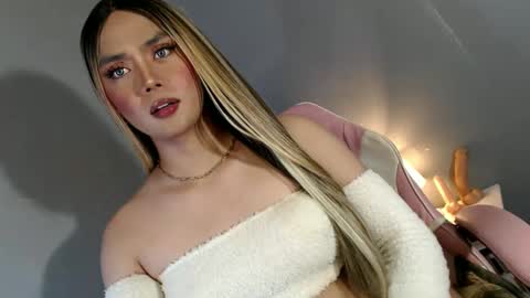 Snapshot of lovers_moon22 chatting on 01-10-25, 12:49 lovers moon22 online show from 01-10-25, 12:49