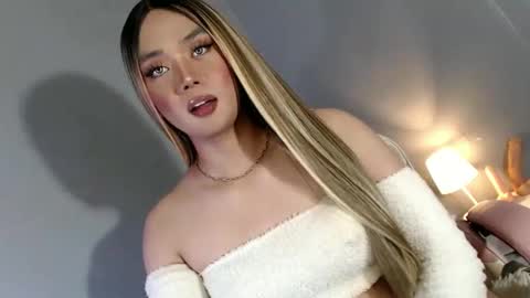 Snapshot of lovers_moon22 chatting on 01-12-25, 12:49 lovers moon22 online show from 01-12-25, 12:49