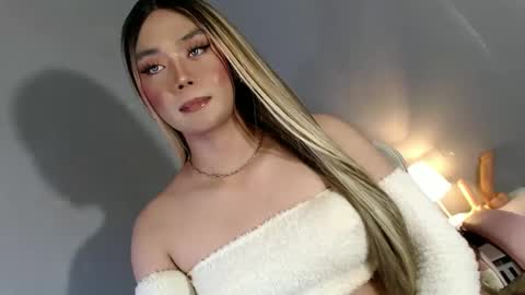 Snapshot of lovers_moon22 chatting on 01-13-25, 12:51 lovers moon22 online show from 01-13-25, 12:51