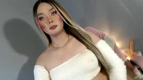 Snapshot of lovers_moon22 chatting on 01-13-25, 01:17 lovers moon22 online show from 01-13-25, 01:17