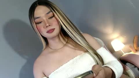 Snapshot of lovers_moon22 chatting on 01-19-25, 01:00 lovers moon22 online show from 01-19-25, 01:00