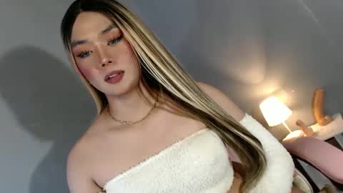 Snapshot of lovers_moon22 chatting on 01-20-25, 03:48 lovers moon22 online show from 01-20-25, 03:48