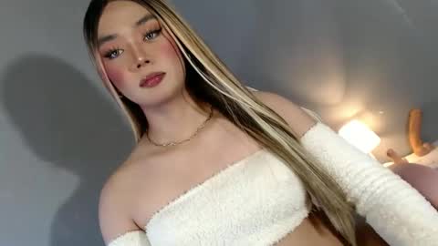 Snapshot of lovers_moon22 chatting on 01-21-25, 10:08 lovers moon22 online show from 01-21-25, 10:08