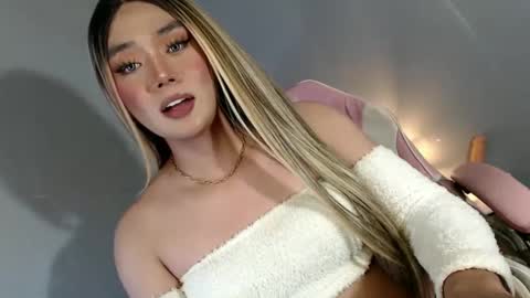 Snapshot of lovers_moon22 chatting on 01-22-25, 04:13 lovers moon22 online show from 01-22-25, 04:13