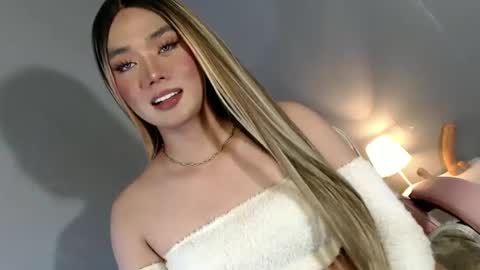 Snapshot of lovers_moon22 chatting on 01-23-25, 04:09 lovers moon22 online show from 01-23-25, 04:09