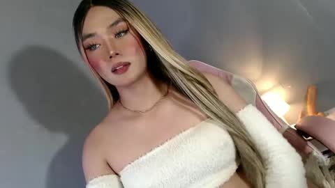 Snapshot of lovers_moon22 chatting on 01-25-25, 12:59 lovers moon22 online show from 01-25-25, 12:59