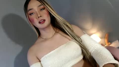 Snapshot of lovers_moon22 chatting on 01-27-25, 10:38 lovers moon22 online show from 01-27-25, 10:38